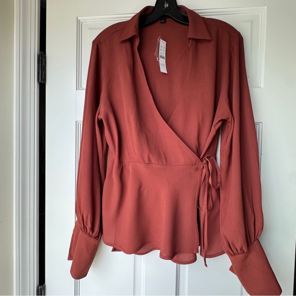 🎄 J. Crew Drapey crepe wrap top - Picture 10 of 10